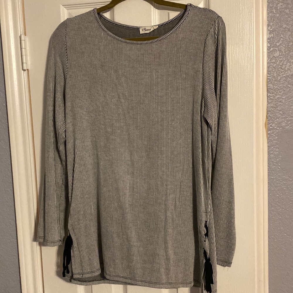 Adora ribbed black and white striped long sleeve w tie sides. Size large.
